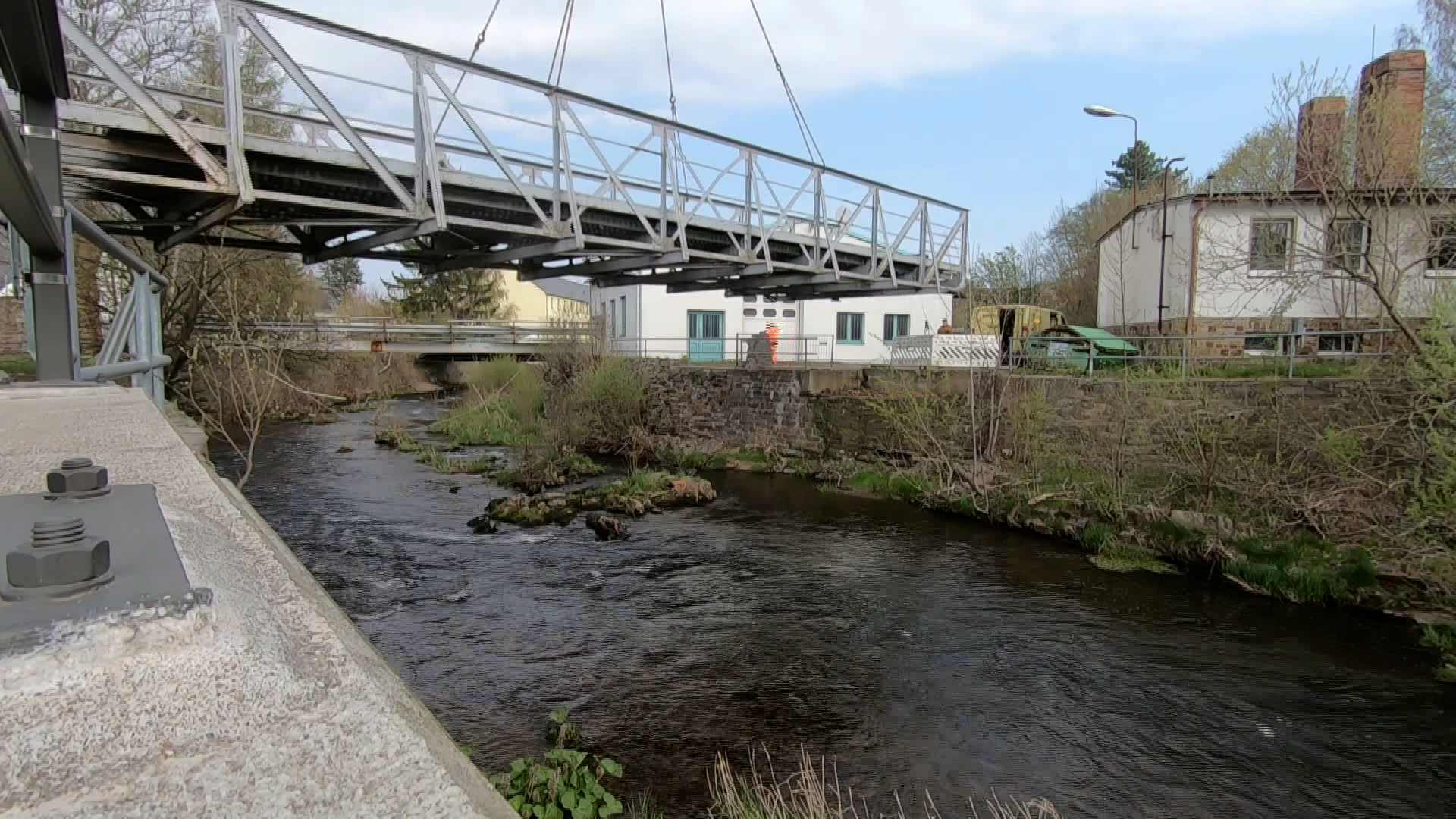 MEgional am 4. Mai 2022 - mit einem Brückenaushub in Olbernhau