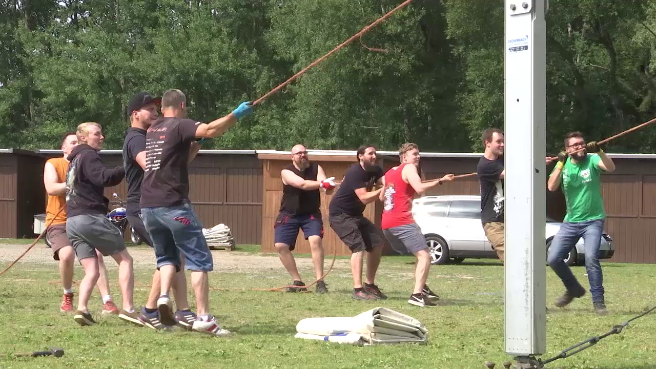 MEgional heute mit dem Aufbau zum "Rock auf dem Berg"-Festival MEgional heute mit dem Aufbau zum "Rock auf dem Berg"-Festival
